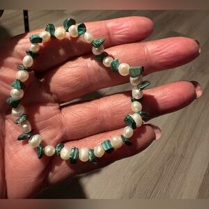 Freshwater Pearl malachite chip bead bracelet.
